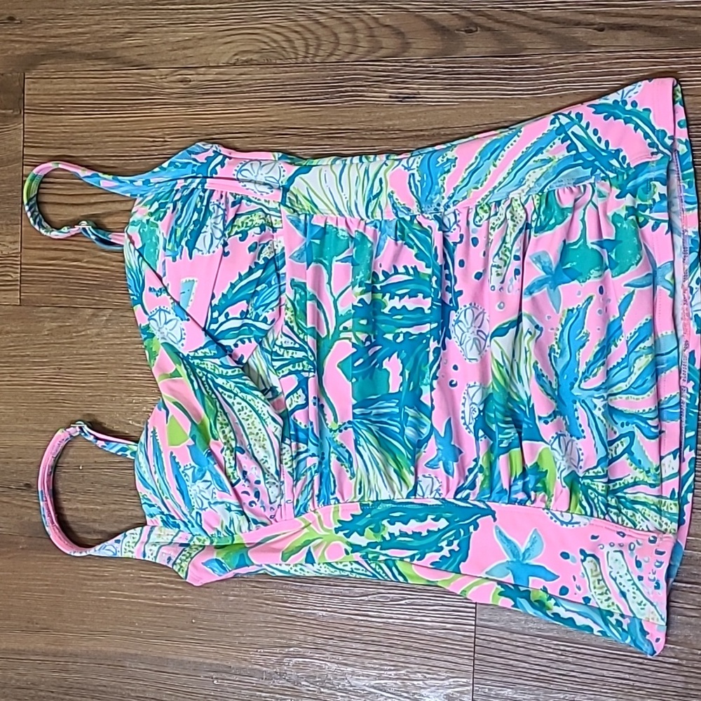 Lilly Pulitzer Pink and Blue Swim Top used exelente condition for women zise 2.
